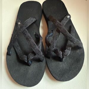 Women's Black Teva Sandles flip flops size 7 NWOT